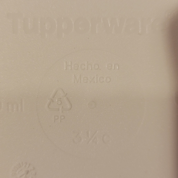 Tupperware 3pc stackable set - Picture 3 of 3